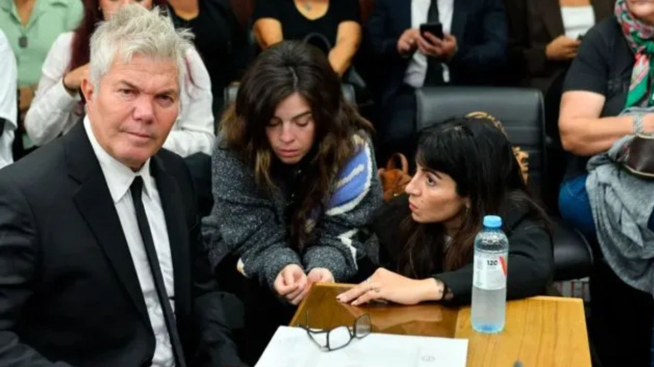 Abogado Fernando Burlando y Dalma y Yanina hijas de Diego Maradona