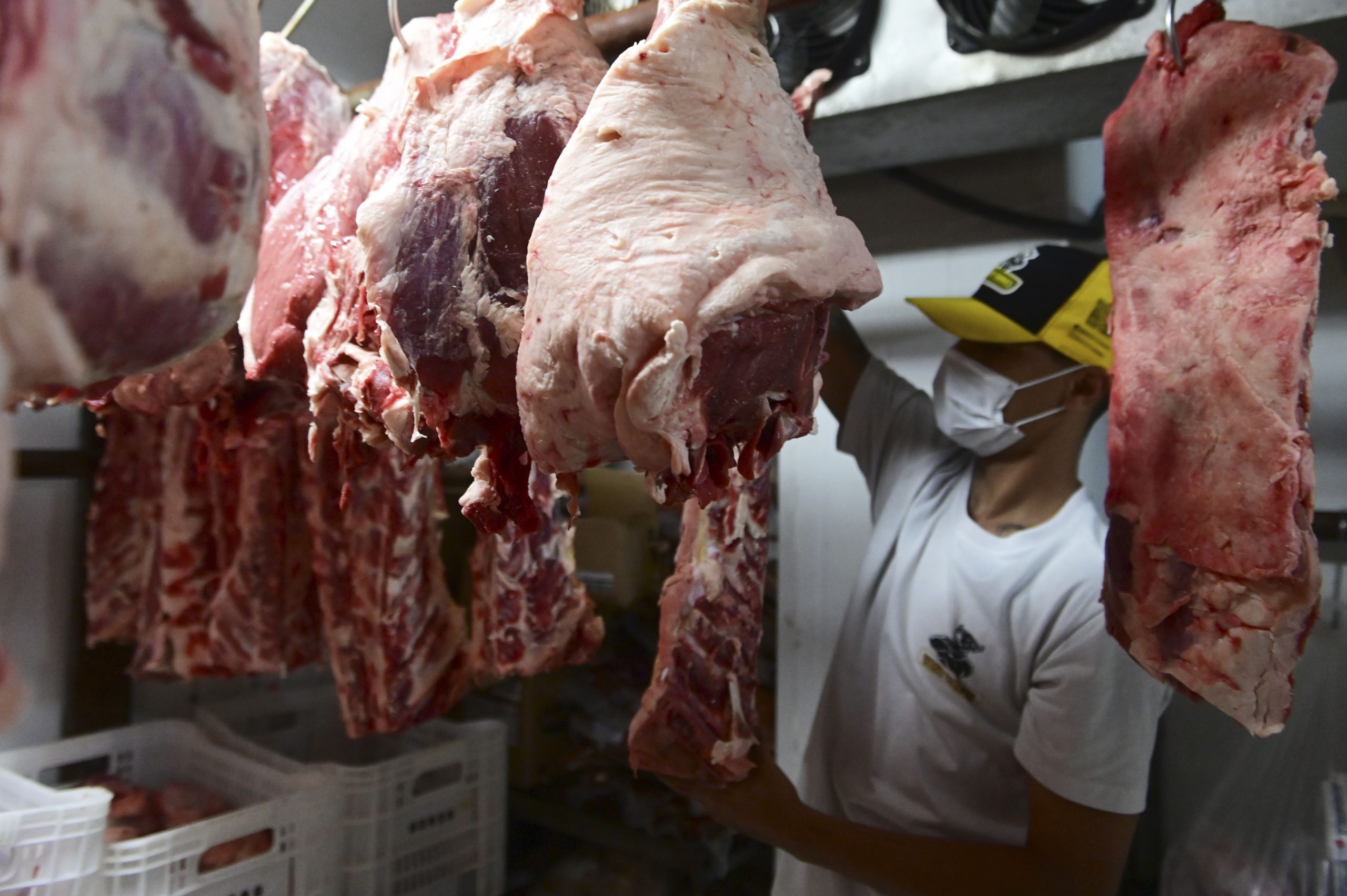 Habrá quita temporal de retenciones a carnes bovinas y avícolas