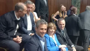 Abajo: Martín Menem, presidente de la Cámara de Diputados; Patricia Bullrich, senadora de La Libertad Avanza y Manuel Adorni, jefe de Gabinete de la Nación. Arriba: Eduardo "Lule" Menem y Sebastián Pareja.
